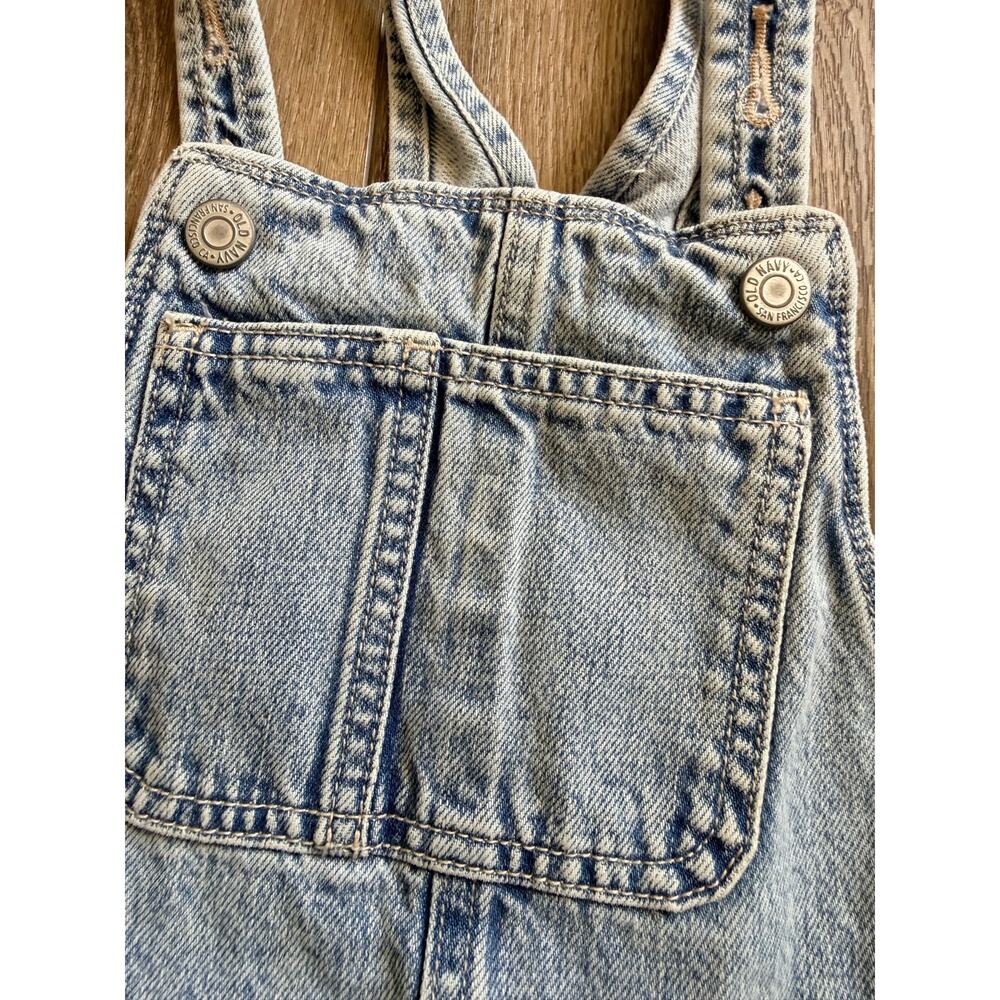 Super Cute Old Navy Girls Light Wash Denim Jumper Dress - Picture 3 of 6